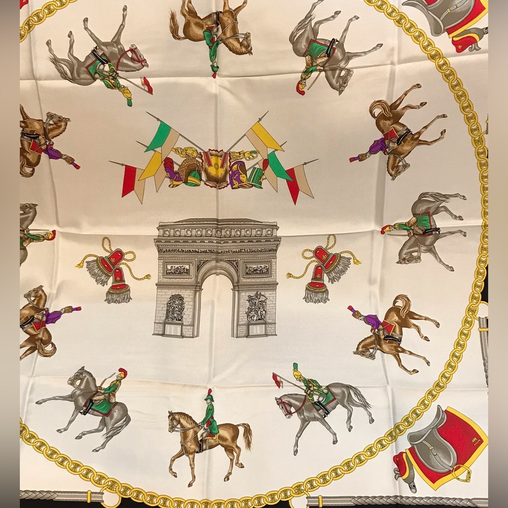 CELINE Silk Scarf in Box 😍🔥🐴 - Picture 10 of 17